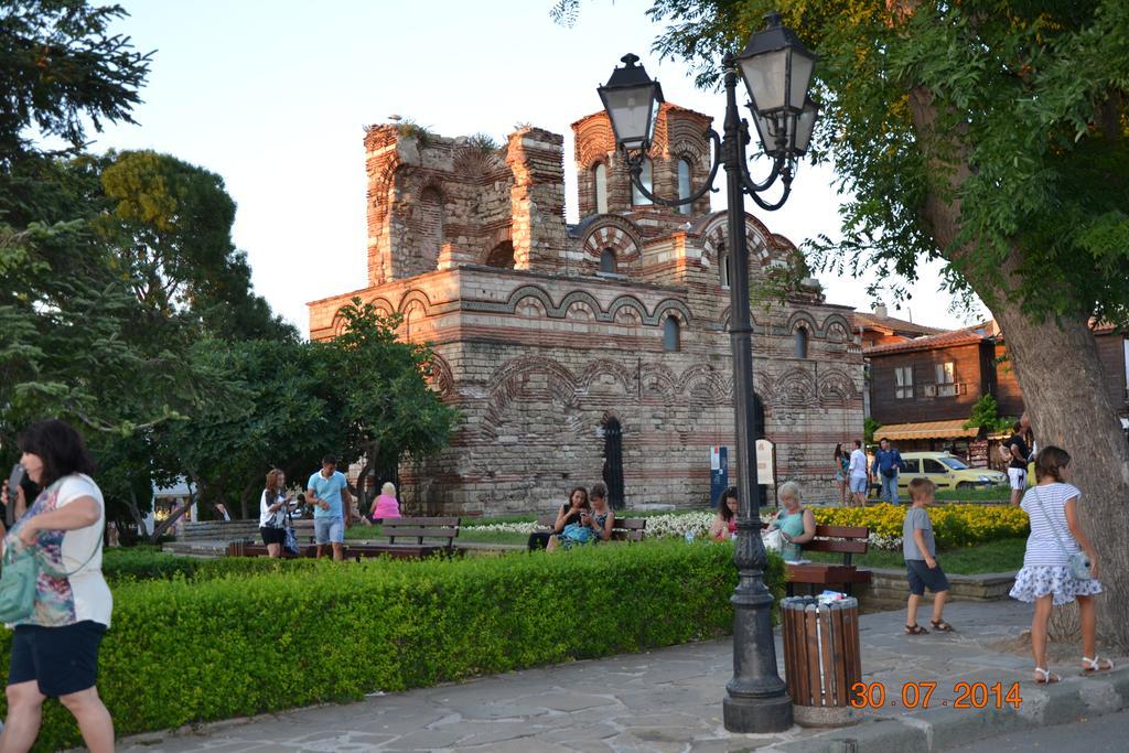 Nirvana Guest House Nesebar Exterior photo